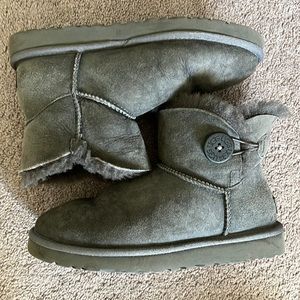 Grey Bailey Button uggs size 7